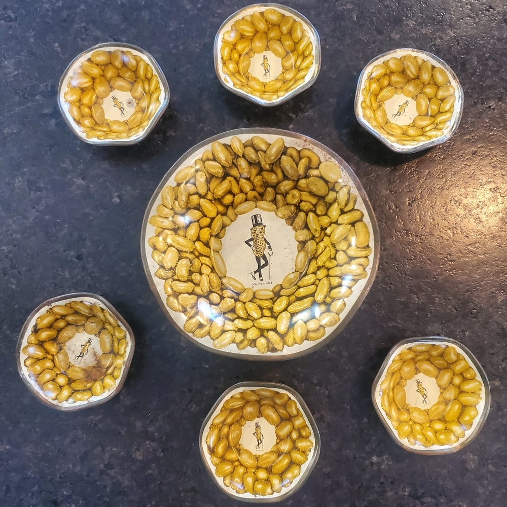 Vintage 1950s Mr. Peanut 7 piece snack bowl set